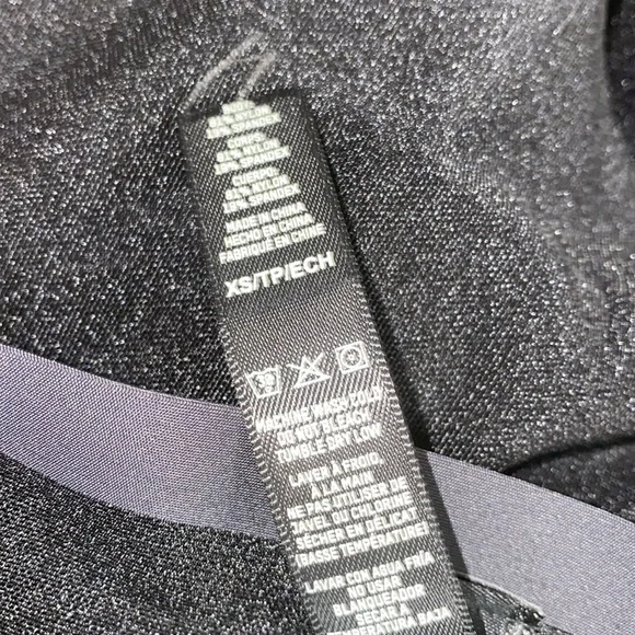 SKIMS Thong - Picture 7 of 8